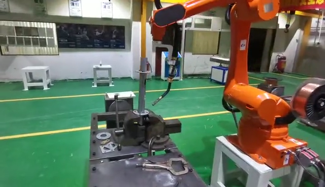 焊接机器人作业视频(图1)